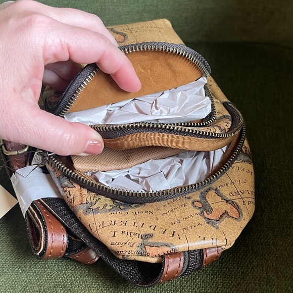 NWT Patricia Nash Annalie Vintage Map Print Backpack/Sling convertible Bag - Picture 5 of 7